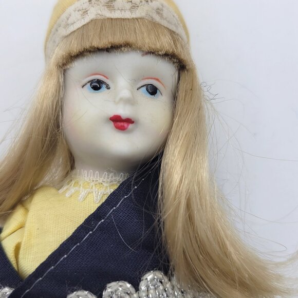 2 Old Vintage Ethnic Styled Lady   Porcelain Dolls in International Costume - Picture 11 of 14